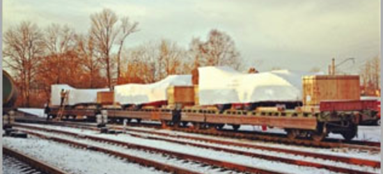Упаковка специального транспорта в пленку